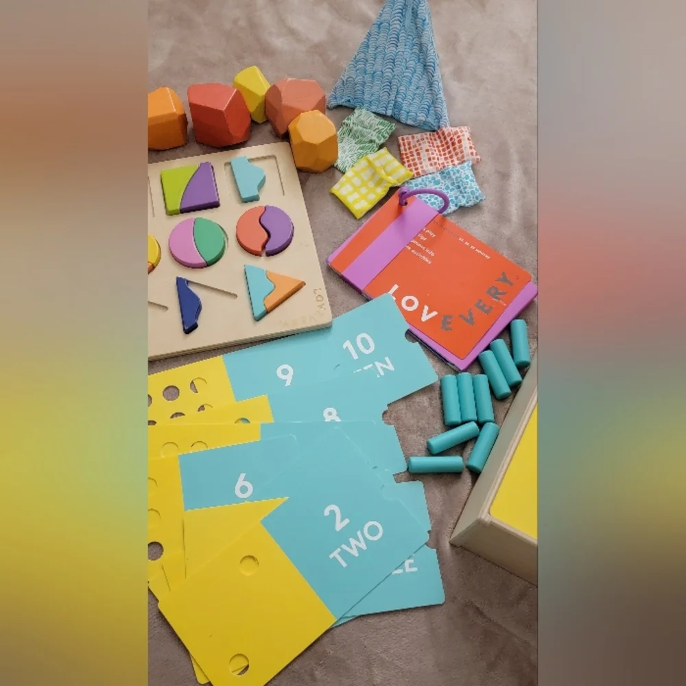 Toys From Lovevery Free Spirit Play Kit (34.35.36) - Picture 3 of 3